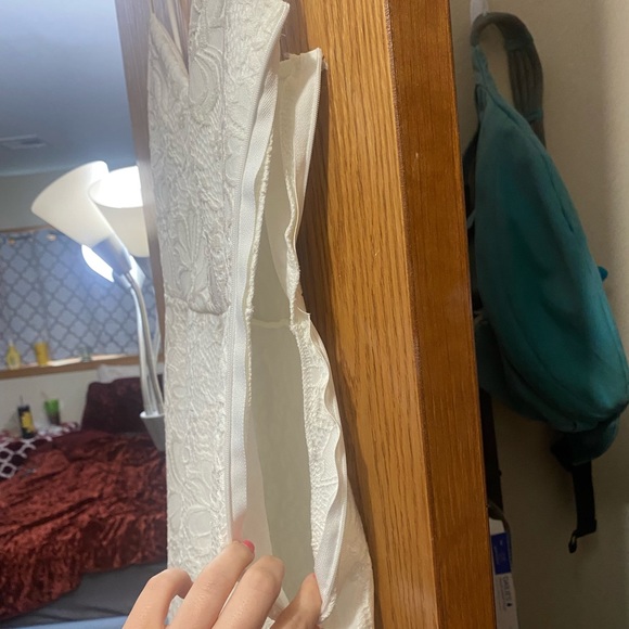 Above the knee Dress - Picture 4 of 4